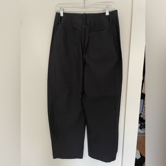 NWT - Athleta Black Skyline High Rise Barrel Leg Pant - Picture 2 of 5
